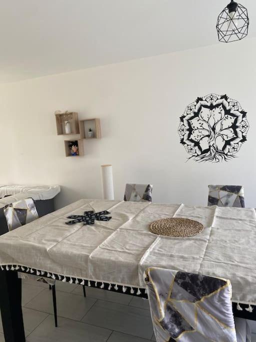 Appartement Ping-Pong Proche Gare Gagny ภายนอก รูปภาพ